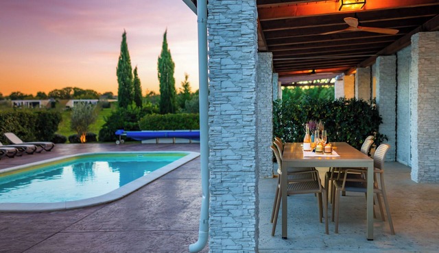 Villa Almond (V4872-K1) - Nin