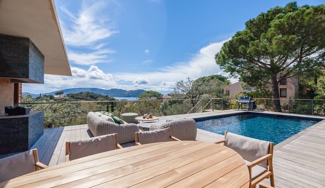 VILLA ALPANA CALA ROSSA sleeps 14