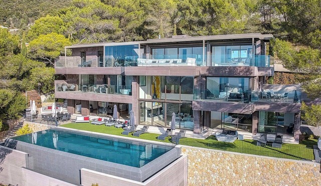 Villa Alta Tella by HILO Collection in Èze