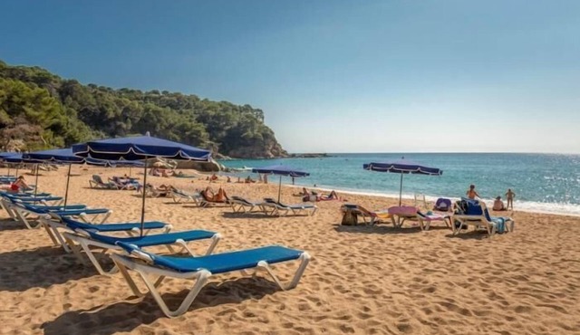 Villa Alzina 9 people with private pool Costa Brava.
