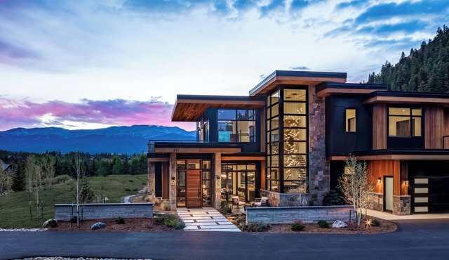 Villa Amara: Luxury Home with Great Amenities! New Listing!