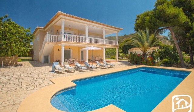 Villa AMBAR by Abahana Villas