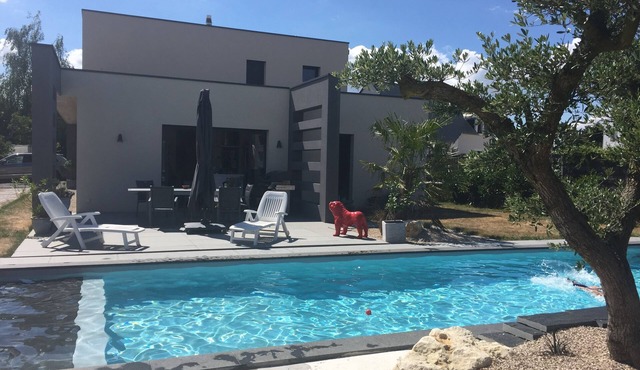 Villa Amboise 5 bedrooms, 11 pers, spa & heated pool large garden