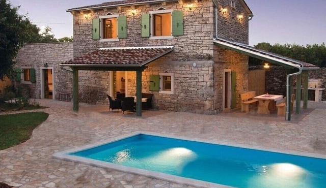 Villa Ambrogino in Brecevici