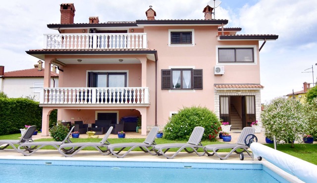 Villa Amedeo Umag Finida private pool Wi-Fi barbecue