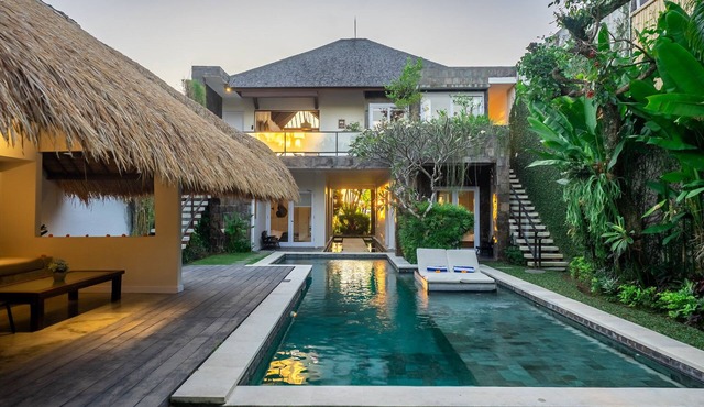 Villa Amerta Grand and large 4 Bedroom Villa Central Canggu
