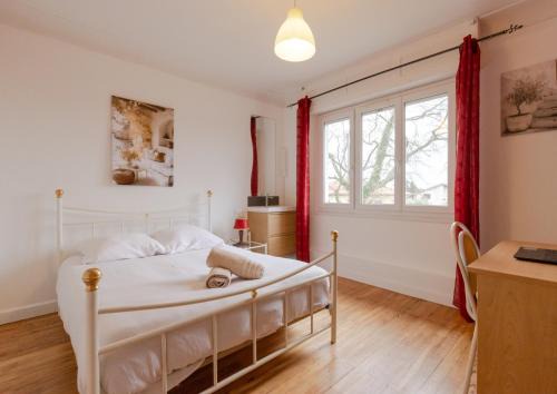 Villa Amistad- Chambre Olivier - centre - parking - jardin - logement partagé