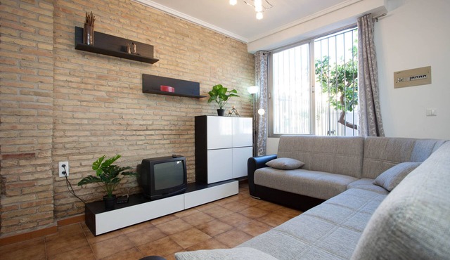 Villa Amparo in Valencia city