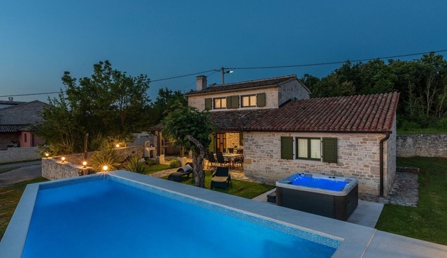 Villa Ana Rita with Jacuzzi and private Garden