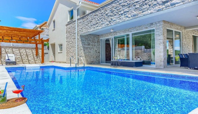 Villa Anandas - 8 bedroom villa with sea views, a pool, sauna and a hot tub for 16+4 guests by MyWaycation