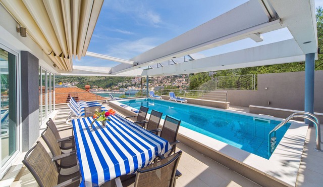 Villa Ancora With Private Pool And Sea View