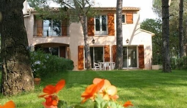 Villa and environment of Provence calm and confort on the Riviera