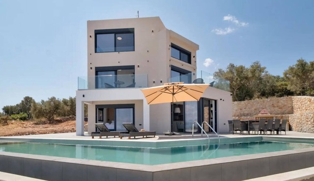 Villa Andria - Five Bedroom Villa, Sleeps 10