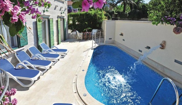 Villa Angelina w/pool & sauna