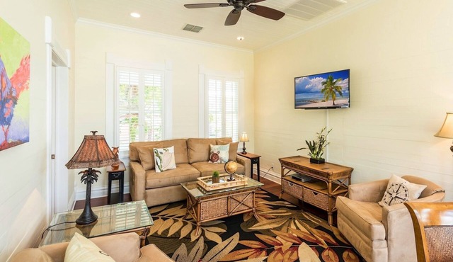 *VILLA ANGELITA @ OLD TOWN* Renovated Condo Off Duval + LAST KEY SERVICES.