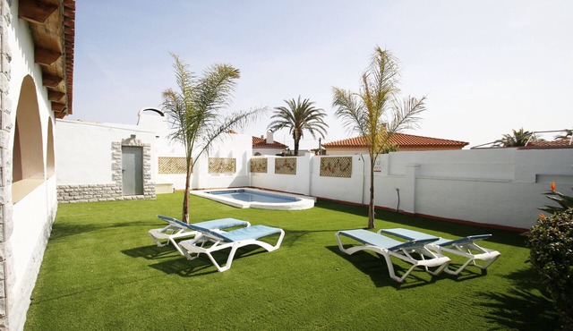 Villa Angelo by Parc Mont-roig