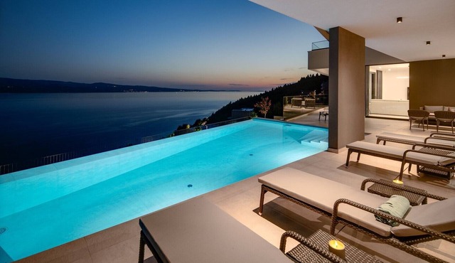 Villa Angelus – Your Luxurious Retreat near the Sea