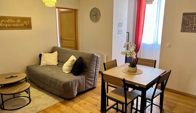 Villa Anita -town center -private parking- wifi.