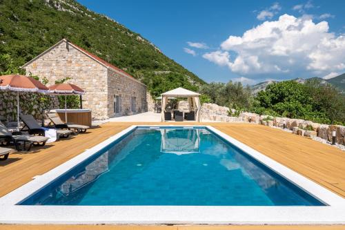 Villa ANKICA with heated pool