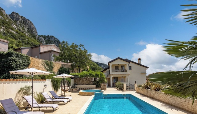 Villa Anna With Private Pool And Garden, Bribir, Croatia