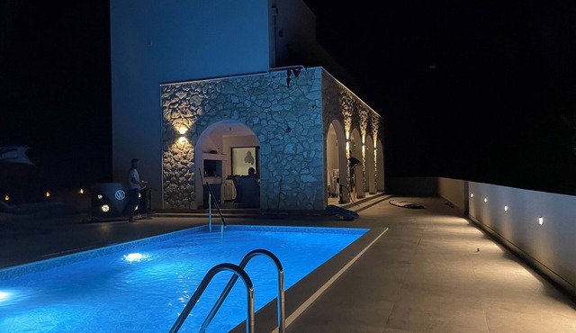 Villa Anni - Dalmatian villa with large private pool and absolute privacy