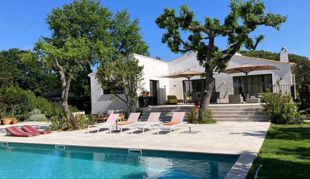 Villa Antassi 14 minute stroll to restaurants, wellness facilities, the beach