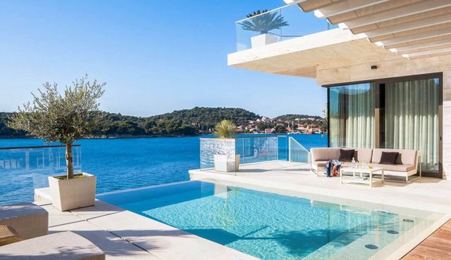 Villa Anto - Five Bedroom Villa, Sleeps 10
