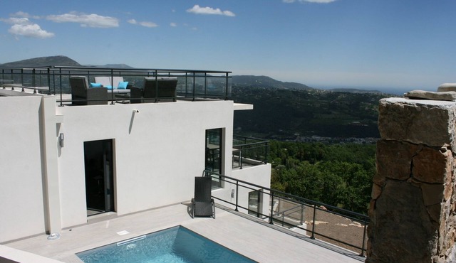 Villa Apartments, private garden and pool, sea view