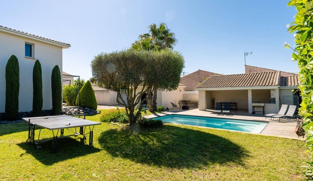 Villa Araspau, Family Getaway 10 min from Beach