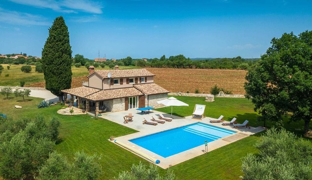 Villa Arborea with Pool