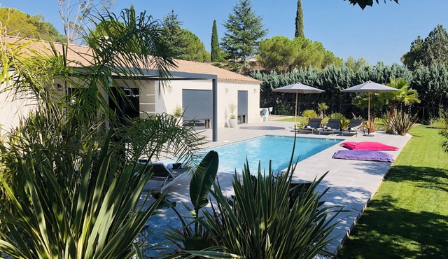 Villa architect 150m2 ground floor, swimming pool, full nature, near sea.