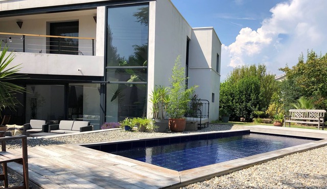 Villa Architect La Garde with pool for 8 people between Bandol and Hyères