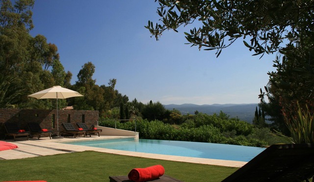 Villa architect Le Castellet near circuit, sea and bandol, in the peace