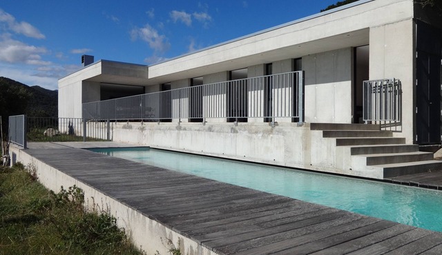 VILLA ARCHITECTE 5☆ 180° SEA VIEW and TOUR GÉNOISE. HEATED POOL. INTIMACY.