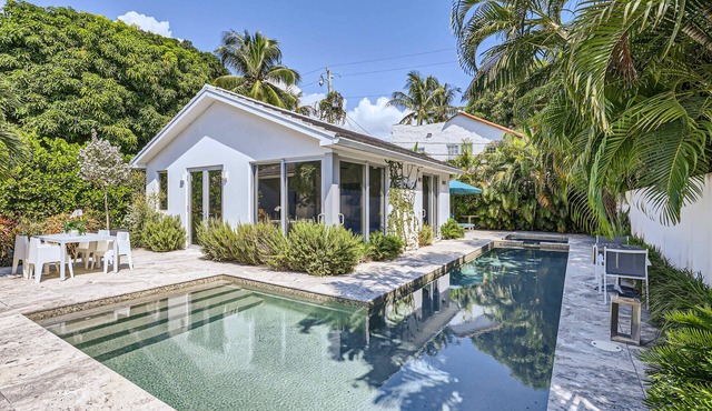 Villa Ardmore - Indulge in Spa Living with Guesthouse & Private Pool