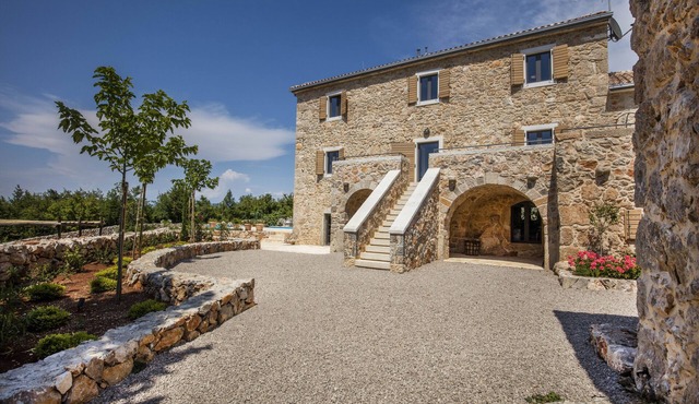 Villa Aria, Gostinjac