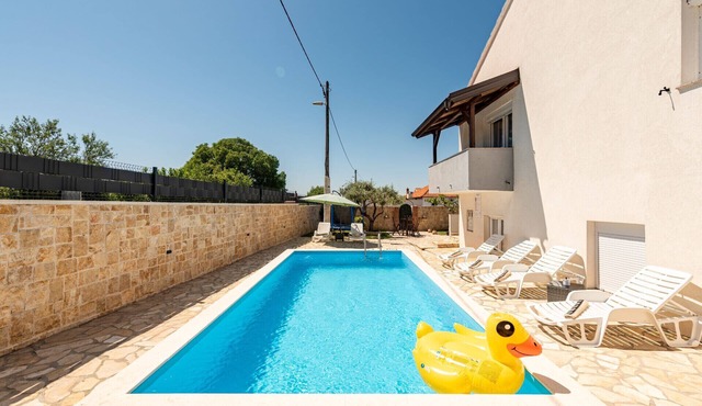 Villa Ariane with pool