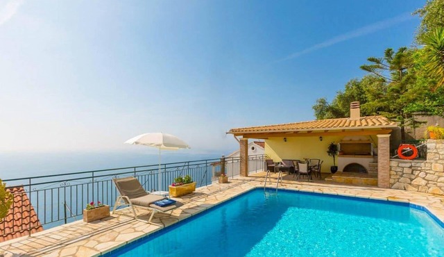 Villa Aris - Two Bedroom Villa, Sleeps 4