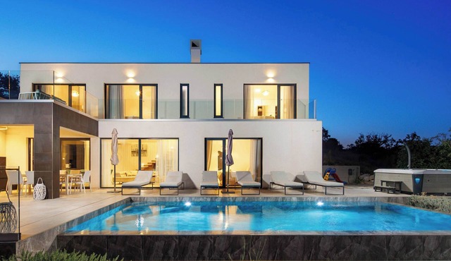 Villa Aristea with sea view, jacuzzi&infinity pool