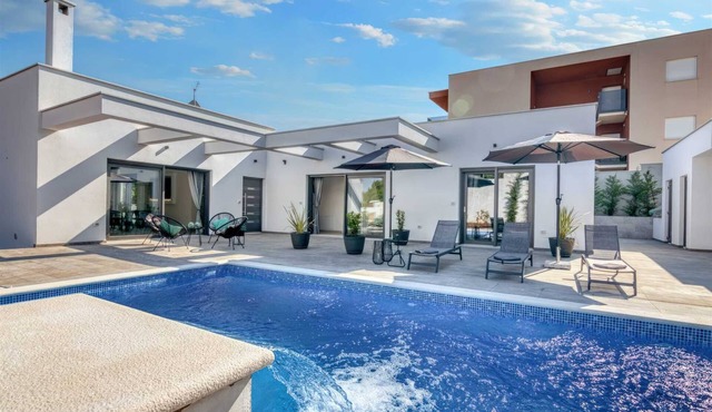 Villa Arté M by MyWaycation