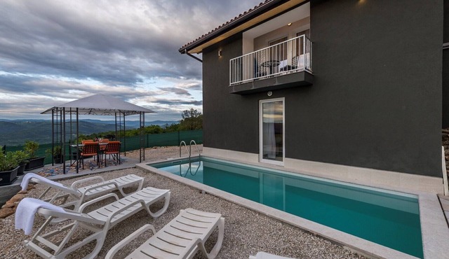 Villa Art House with Pool