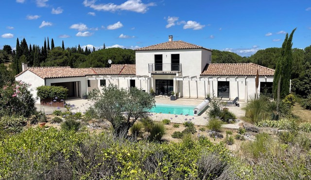 Villa Artos - 300 m2 - Piscine - Carcassonne - Proche Lac de Cavayère