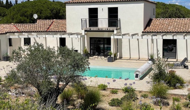 Villa ARTOS - piscine - 300 m2