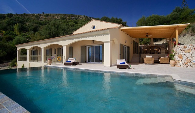 Villa Asteri - Secluded Location, Panoramic Sea Views, Infinity Pool.