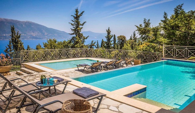 Villa Astria - Five Bedroom Villa, Sleeps 10