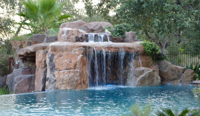Villa at Cibolo Chase-oasis with pool and hot tub in the Hill country