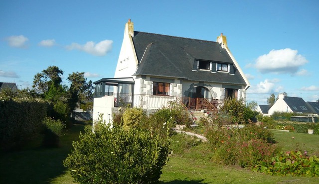 Villa at Ile Grande, on the Pink Granite Coast with sea view.
