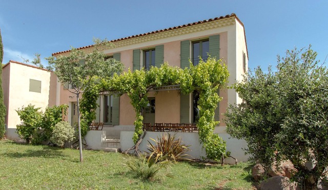 Villa at Salagou lake, with view on the valley