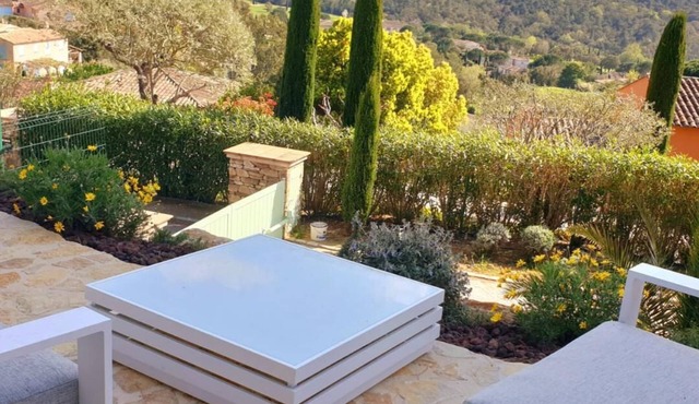 Villa at St Tropez Golf Club: 4 bedrooms, 24/7 security, tennis courts.