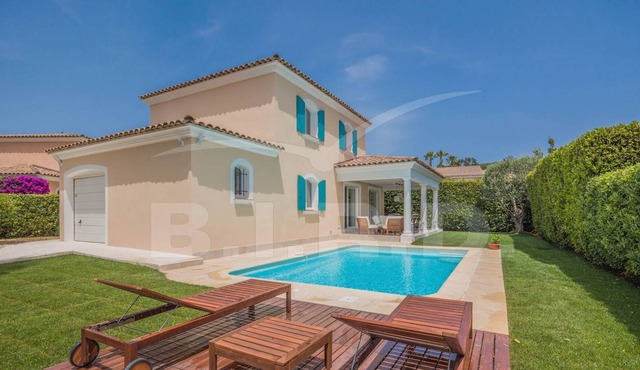 Villa at walking distance from the beach